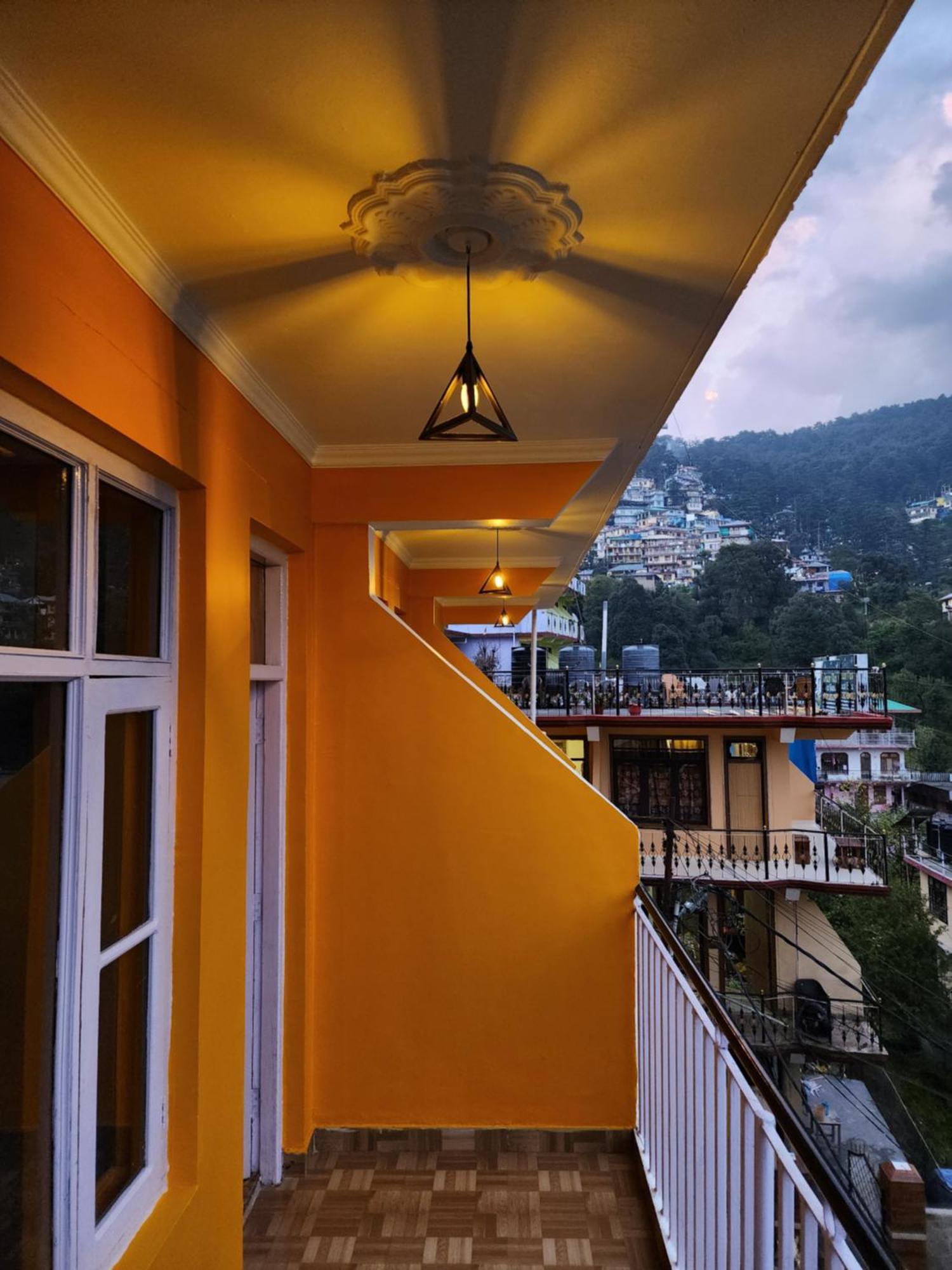 The Bougainvillea, Mcleodganj Dharamshala Exteriör bild